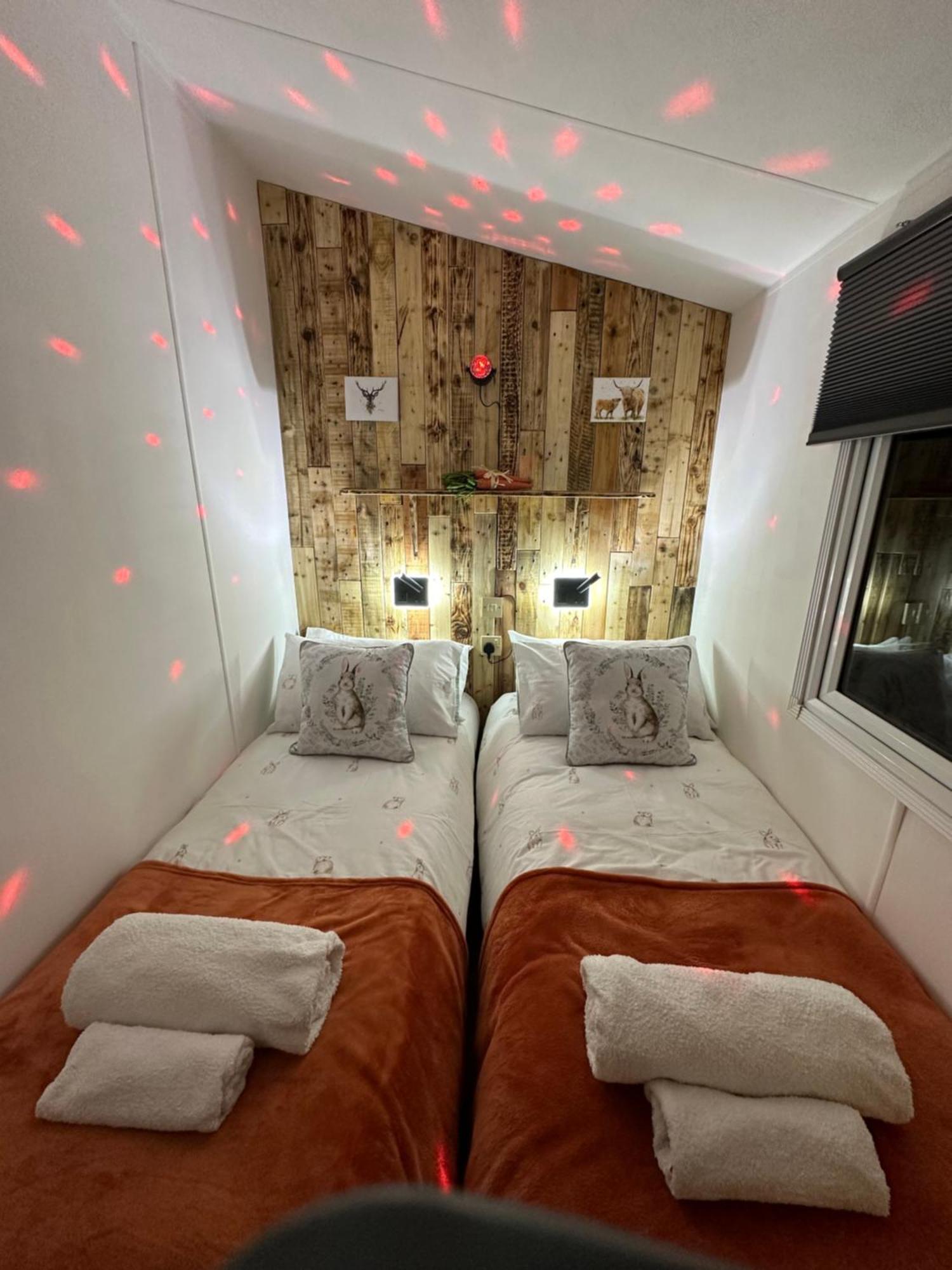 Caravan Rabbit House No 81 At Three Lochs Holiday Park Newton Stewart Ngoại thất bức ảnh